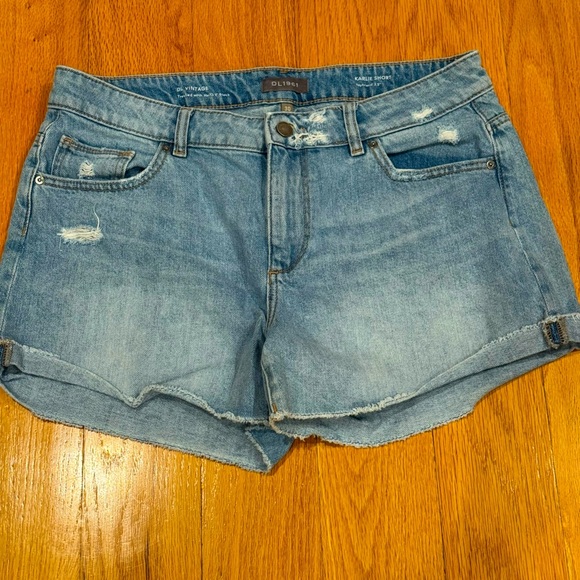 DL1961 Pants - DL1961: Karlie Shorts 3.5 Boyfriend Blue Jean Shorts. Size 30